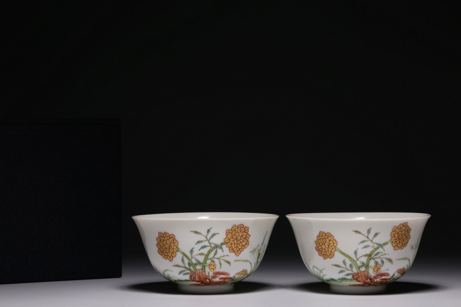 Pastel gold floral pattern bowl pair (1 of 9)