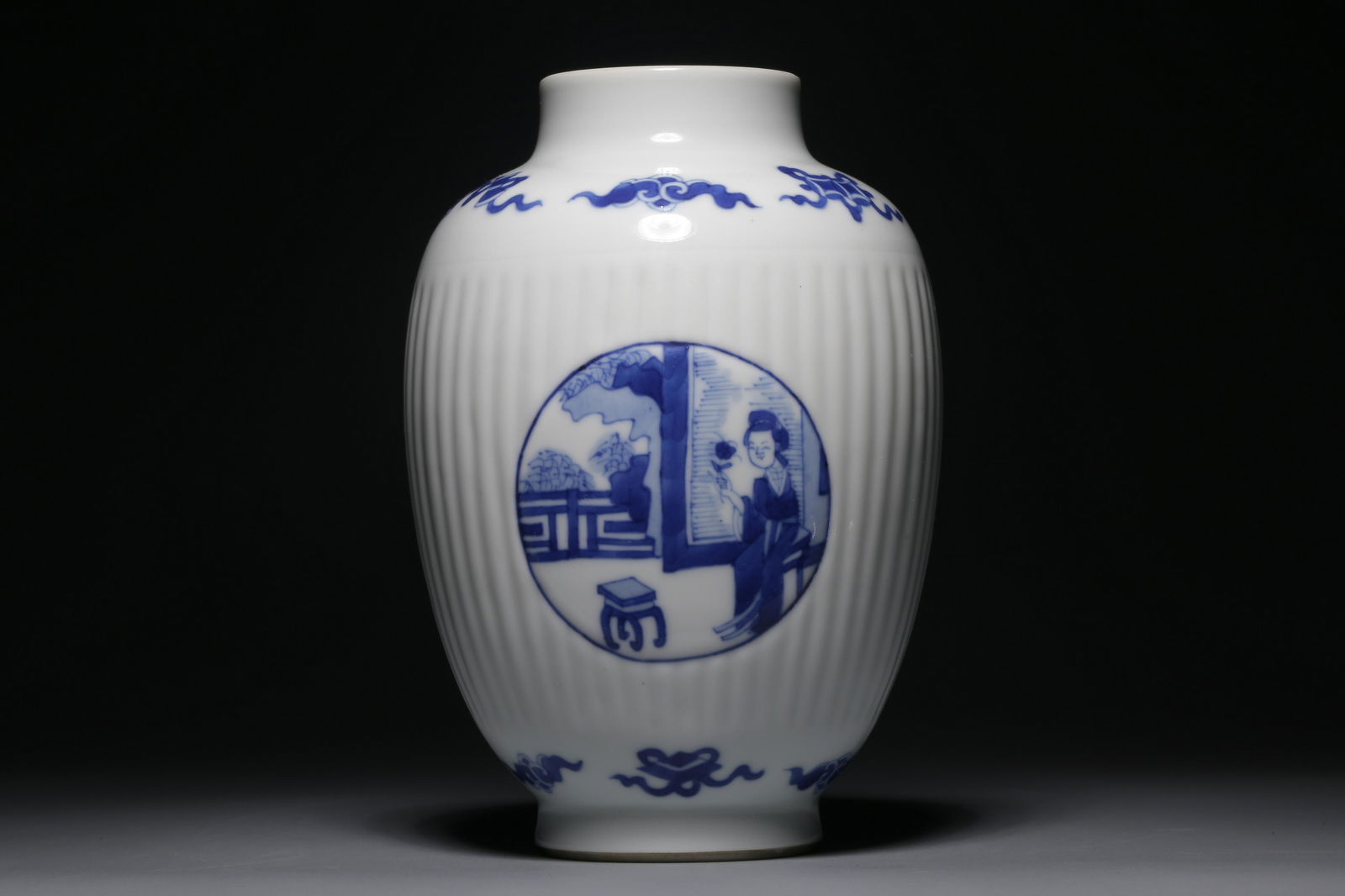 Blue and white window vase for ladies' appreciation (1 of 9)