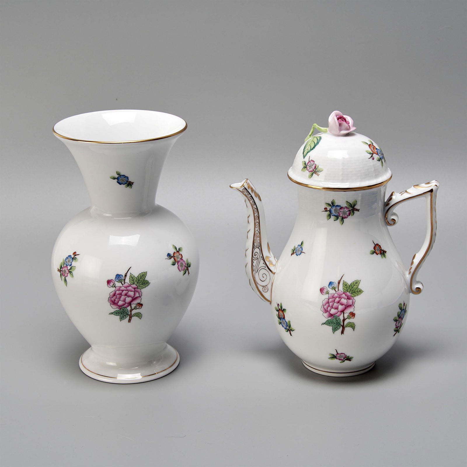 Herend Hand painted Teapot And Vase (1 of 5)