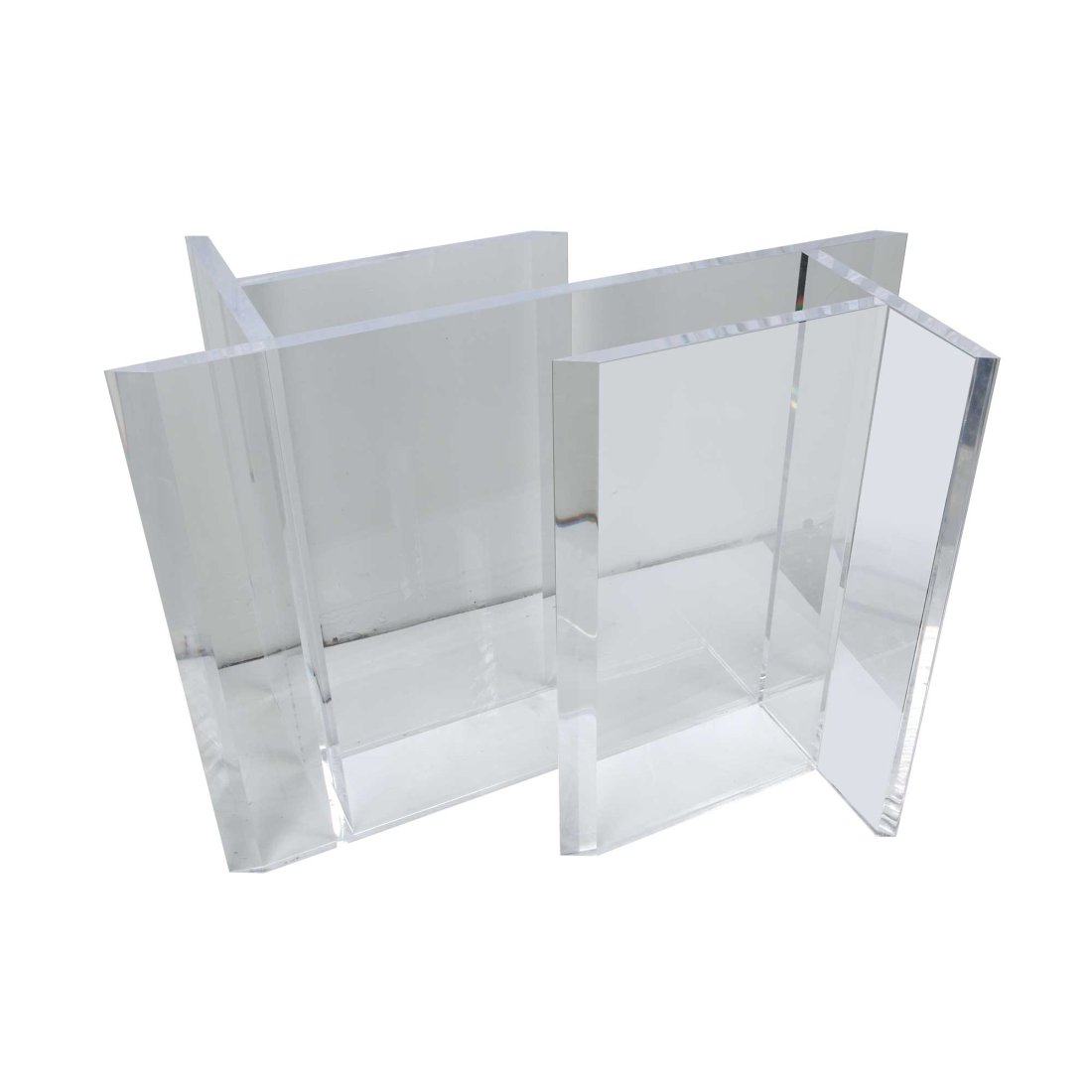 Vintage Lucite Labyrinth Console or Dinning Table Base: Beautiful modern lucite table base. Needs glass top can be used as a console table or dining table. DIMENSIONSLength 24 in x Width 42 in x Height 28.5 in Shipping Options: Notable Auctions will not sh