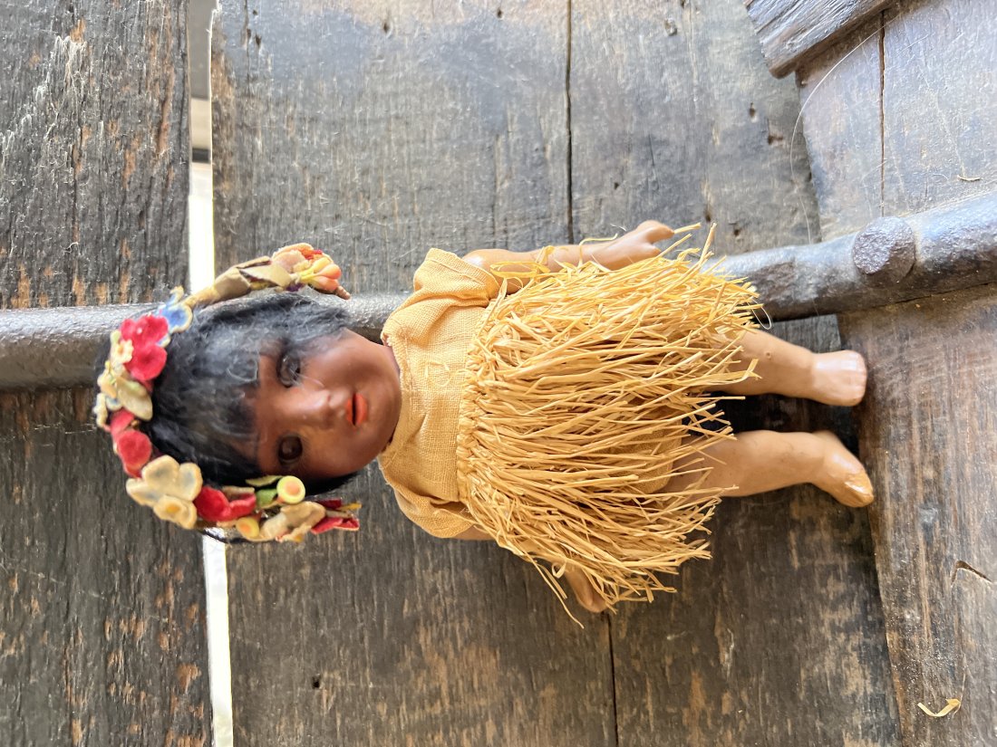 Schoenau and Hoffmeister German Islander Hanna Doll (1 of 10)