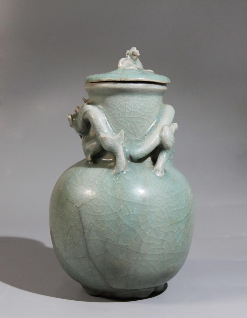 LONGQUAN WARE CELADON DRAGON LIDDED VASE (1 of 9)