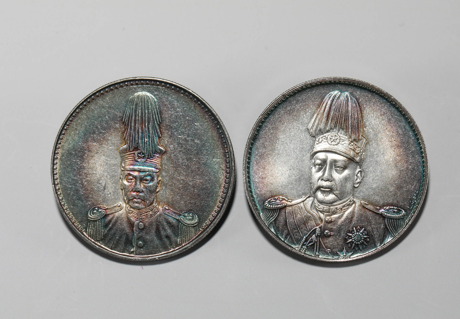 Pure silver coins of the Republic of China: D:3.9cm