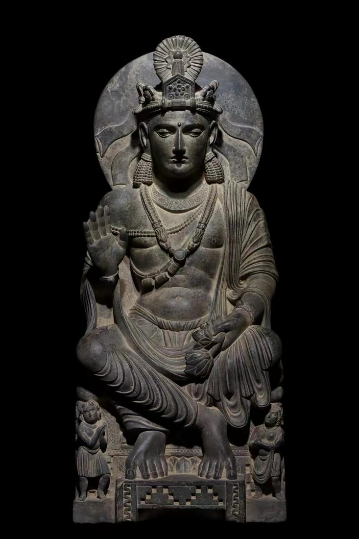 Gray schist Gandhara Buddha (1 of 9)