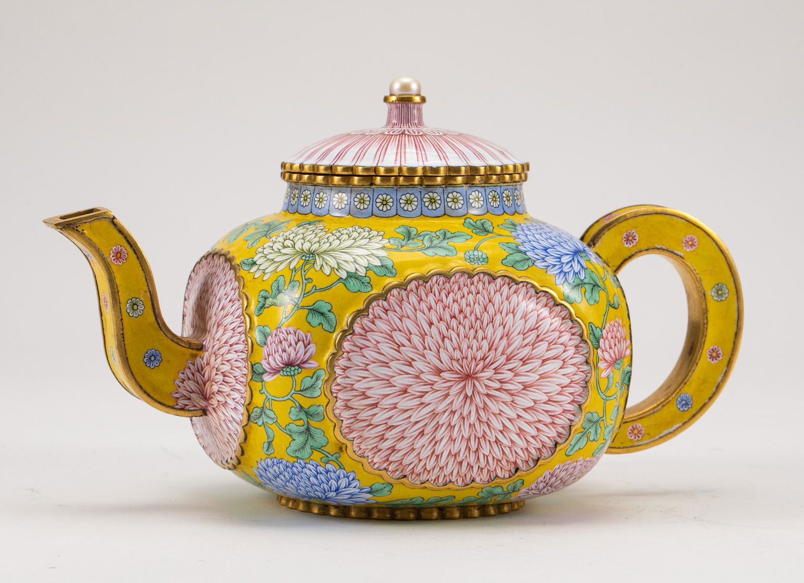 Enamel Pot with Bronze Body Painting in the Qing Dynasty (1 of 6)