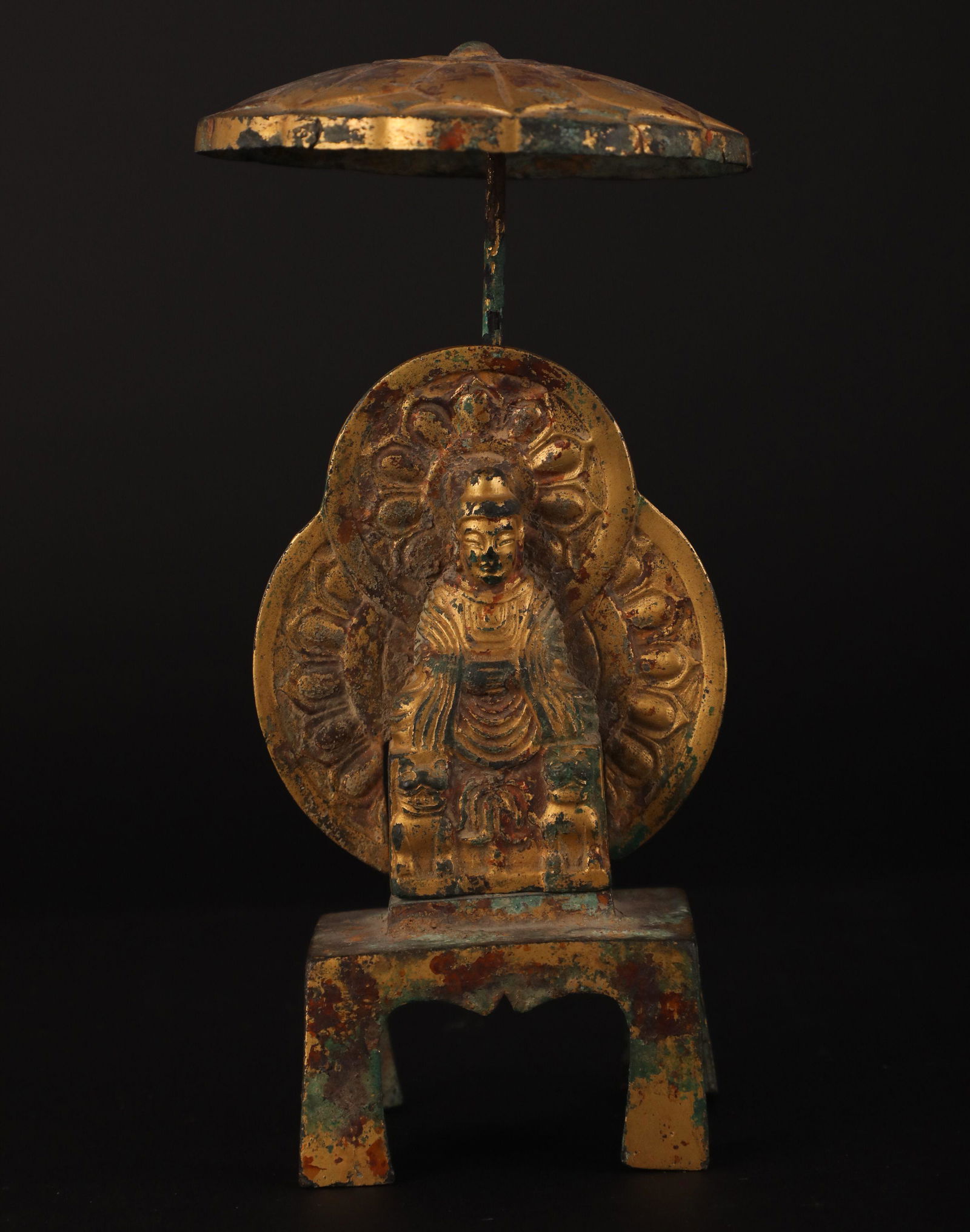 Gilded Buddha Statue of the Eastern Jin Dynasty (1 of 9)