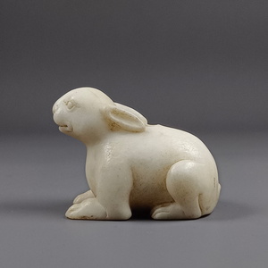 Tang Dynasty White Marble Rabbit Washing