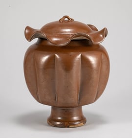 Tang Dynasty Red Yaozhou Cap Jar