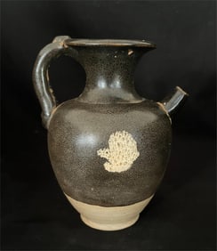 Tang Dynasty Lushan Flower Kiln Holding Pot