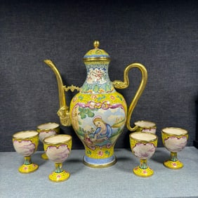 Qing Dynasty Bronze Body Painted Enamel Pot