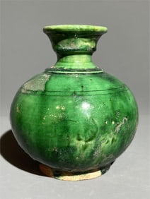 Tang Dynasty Green Glazed Long necked Bottle