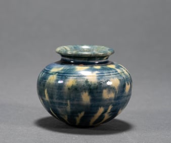 Tang Dynasty dual color glazed jar