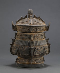 Han Dynasty pottery lifting beam teapot