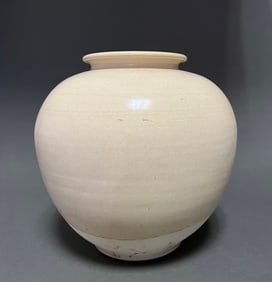 Sui Dynasty white glazed jar