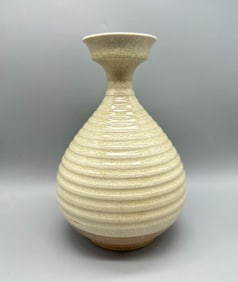 Sui Dynasty white glazed vase