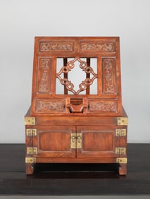 Yellow pear dragon patterned mirror stand