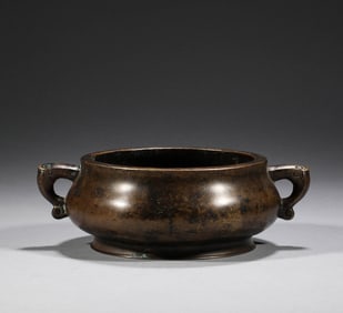 In the Ming Dynasty, a copper double ear incense burner