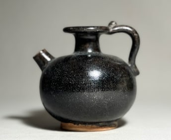 Tang Dynasty - Black glazed teapot