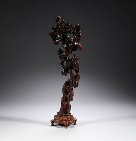 In the Qing Dynasty, Huanghua pear wood ornaments