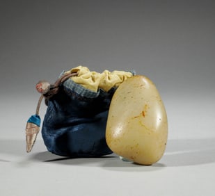 In the Qing Dynasty, Hotan Jade original stone