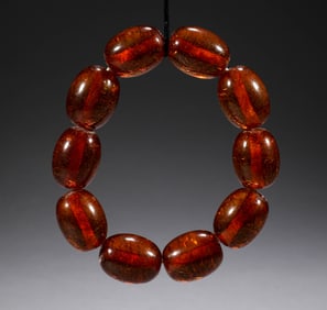 In the Qing Dynasty, a string of amber