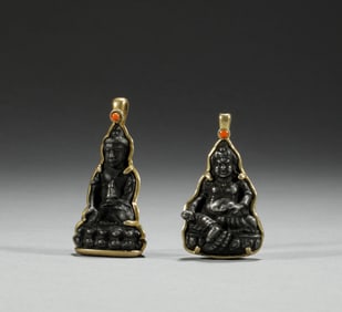 In the Qing Dynasty, the Heavenly Iron Buddha hung a pendant