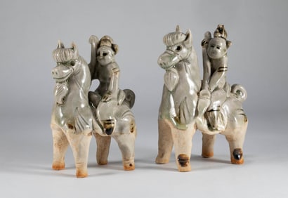 A pair of figurines from Xiangzhou Kiln
