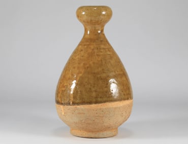 Sui Dynasty soy sauce garlic bottle