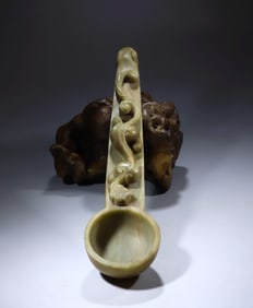 Red Dragon Jade Spoon