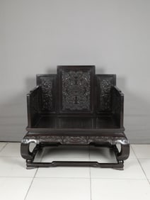Qing Dynasty rosewood holds the throne of longevity
