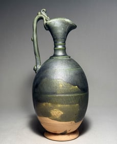 Tang Dynasty Green Glazed Phoenix Head Pot