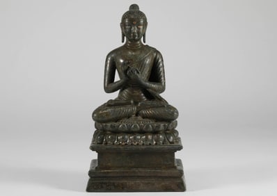 Bronze bodied statue of Shakyamuni Buddha in the Yuan Dynasty