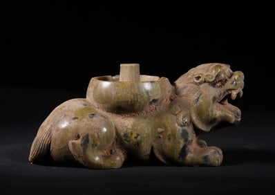 Leopard spotted stone lampstand