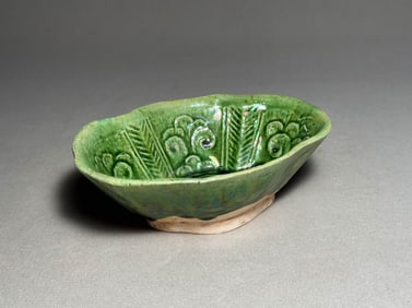 Tang Dynasty Green Glazed Camellia Plate