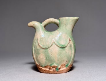 Tang Dynasty Green Glazed Flat Pot