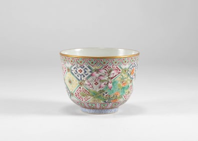 Qing Dynasty Yongzheng Five Colored Cup