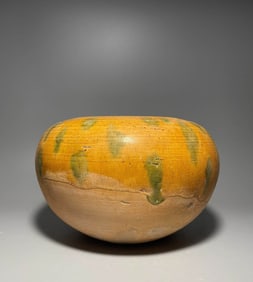 Sui and Tang dynasties yellow glazed bowl