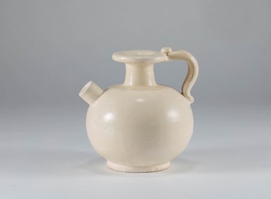 Sui Dynasty white glazed teapot