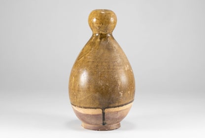 Tang Dynasty yellow glazed gourd bottle