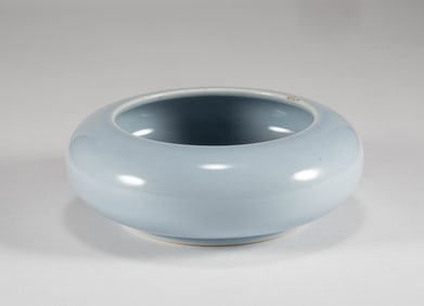 Qing Dynasty sky blue glaze wash