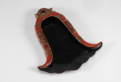 In the Qing Dynasty, the red and gold brush was used for flipping