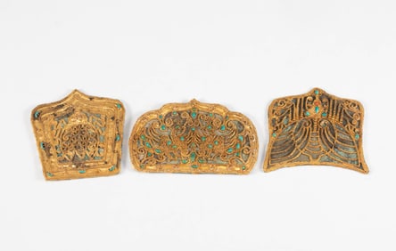 Han Dynasty pure gold inlaid with pine stone ornaments