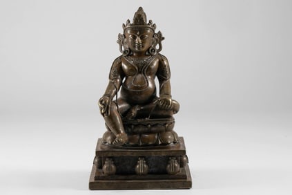 Qing Dynasty bronze tire motionless statue of Ming Wang