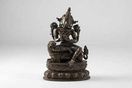 Bronze tire riding lion statue of Manjusri in the Qing Dynasty