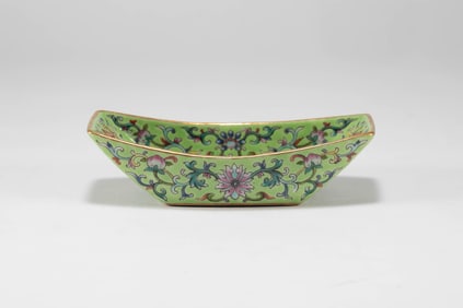 Qing Dynasty turquoise green boat shaped tourmaline