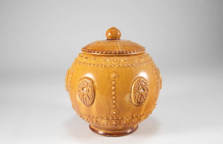 Tang Dynasty yellow glazed jar