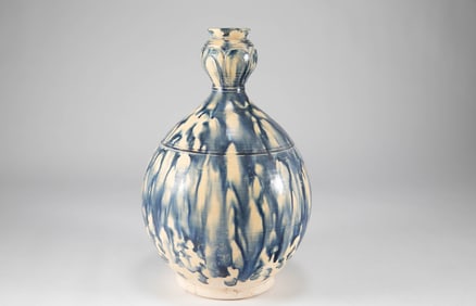 Tang Dynasty tri colored bottle