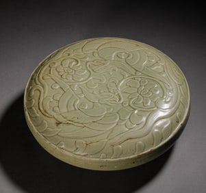 Five generations Yue kiln powder box