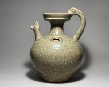 Early Yue Kiln Chicken Head Pot