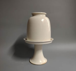 Sui Dynasty white glazed lamp
